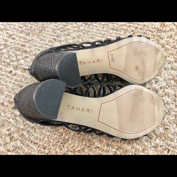Beautiful elegant shoes by Tahari in size 7 - Picture 4 of 4